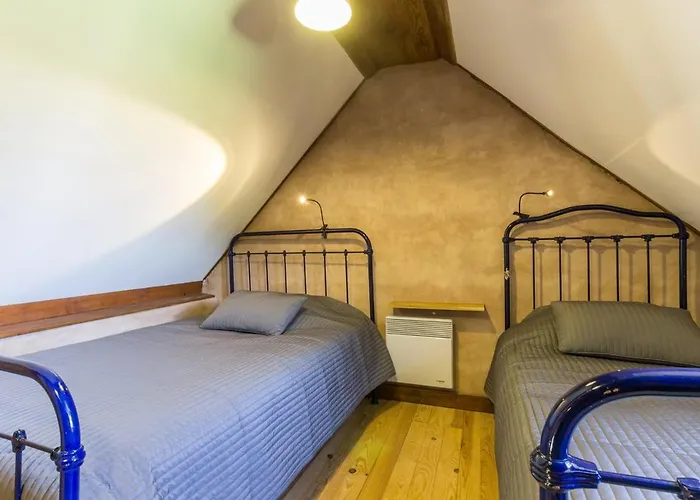 Chaleureux Aux Portes De L'histoire Agy